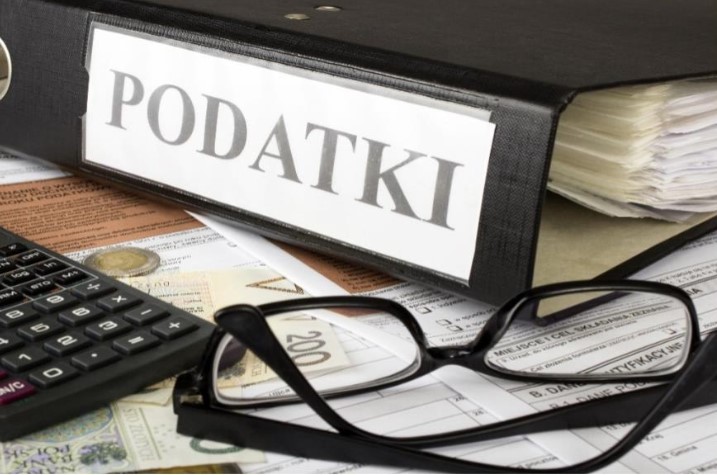 Segregator z podpisem podatki