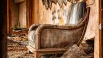zniszczony, poobdzierany, stary fotel