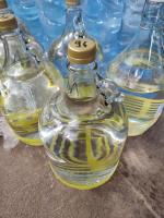 Zatrzymany alkohol w szklanych pojemnikach