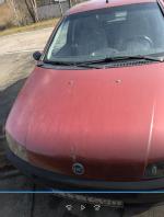 Samochód osobowy FIAT PUNTO  rok prod. 2003 , benzyna, widoczne ślady korozji, prawdopodobnie uszkodzony silnik