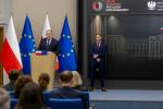 Zastępca Szefa KAS Zbigniew Stawicki przemawia podczas finału 22. edycji konkursu „Urząd Skarbowy Przyjazny Przedsiębiorcy