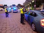 Funkcjonariusze Zachodniopomorskiego Urzędu Celno-Skarbowego w Szczecinie, wspólnie z funkcjonariuszami zachodniopomorskiej Policji i Straży Granicznej oraz Inspekcją Transportu Drogowego, przeprowadzą na terenie województwa zachodniopomorskiego działania ukierunkowane na kontrole kierujących pojazdami wykonującymi krajowy przewóz drogowy osób (taxi, przewozy na aplikację, przewozy regularne i okazjonalne).